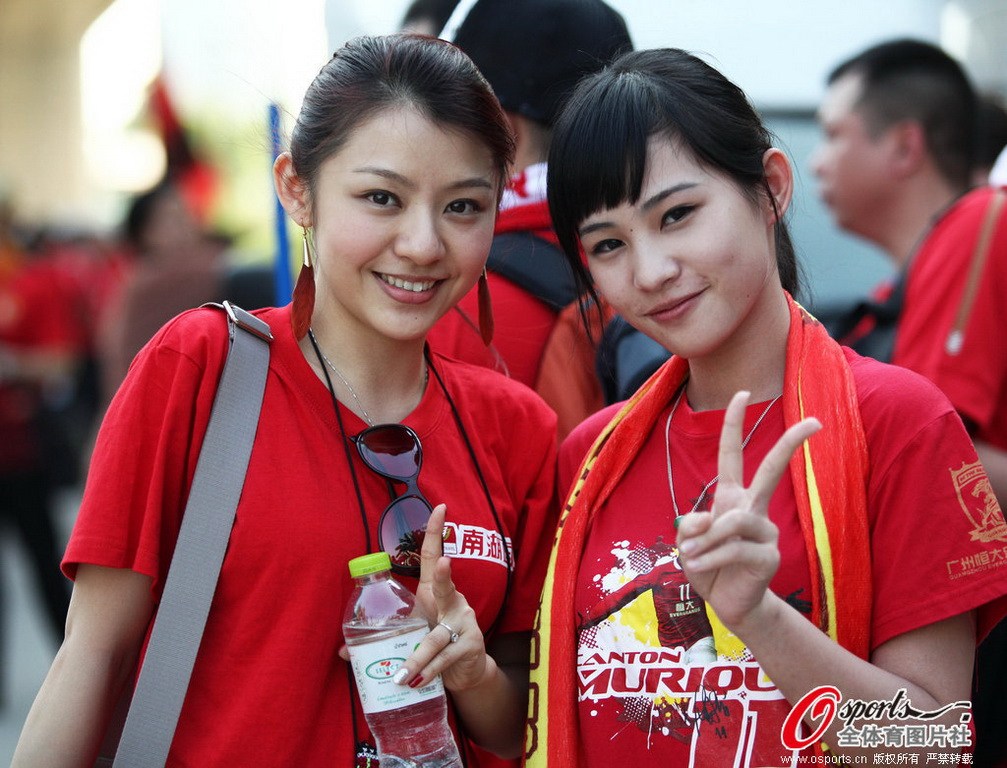  瓦伦西亚发布备战花絮，今夜完成体检，亚冠任务艰巨，细节决定成败