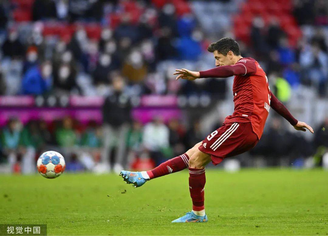 亚博-科维托娃连续十场比赛得分超过逆转，拜仁挑战极限！的简单介绍