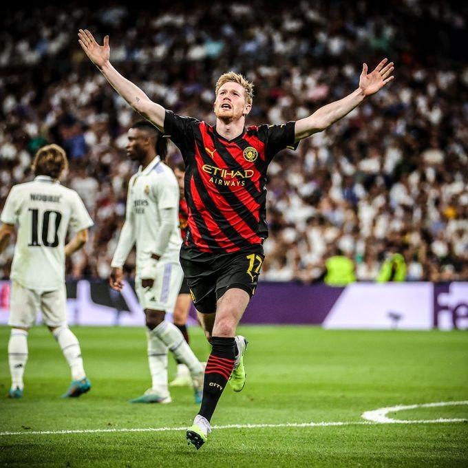 德布劳内回归赛场，大胜首场状态亮眼，西班牙队观众沸腾！的简单介绍